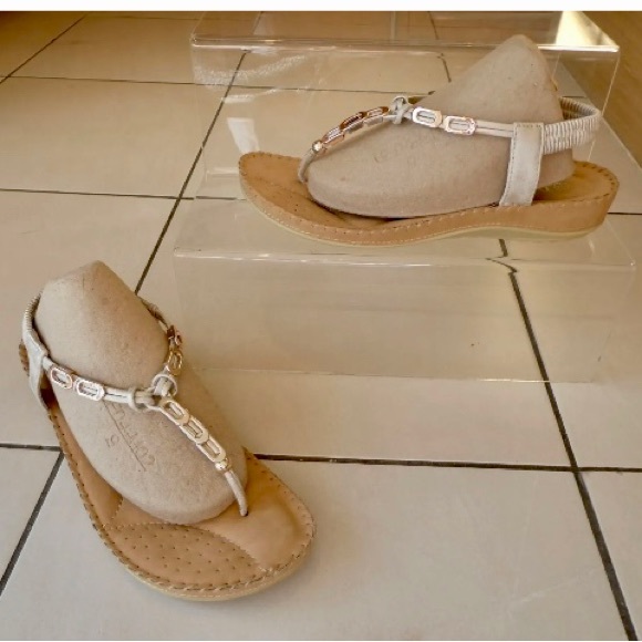 PAVERS Ladies Leather Toe Post Sandals Metallic Cream UK6 - Picture 6 of 11